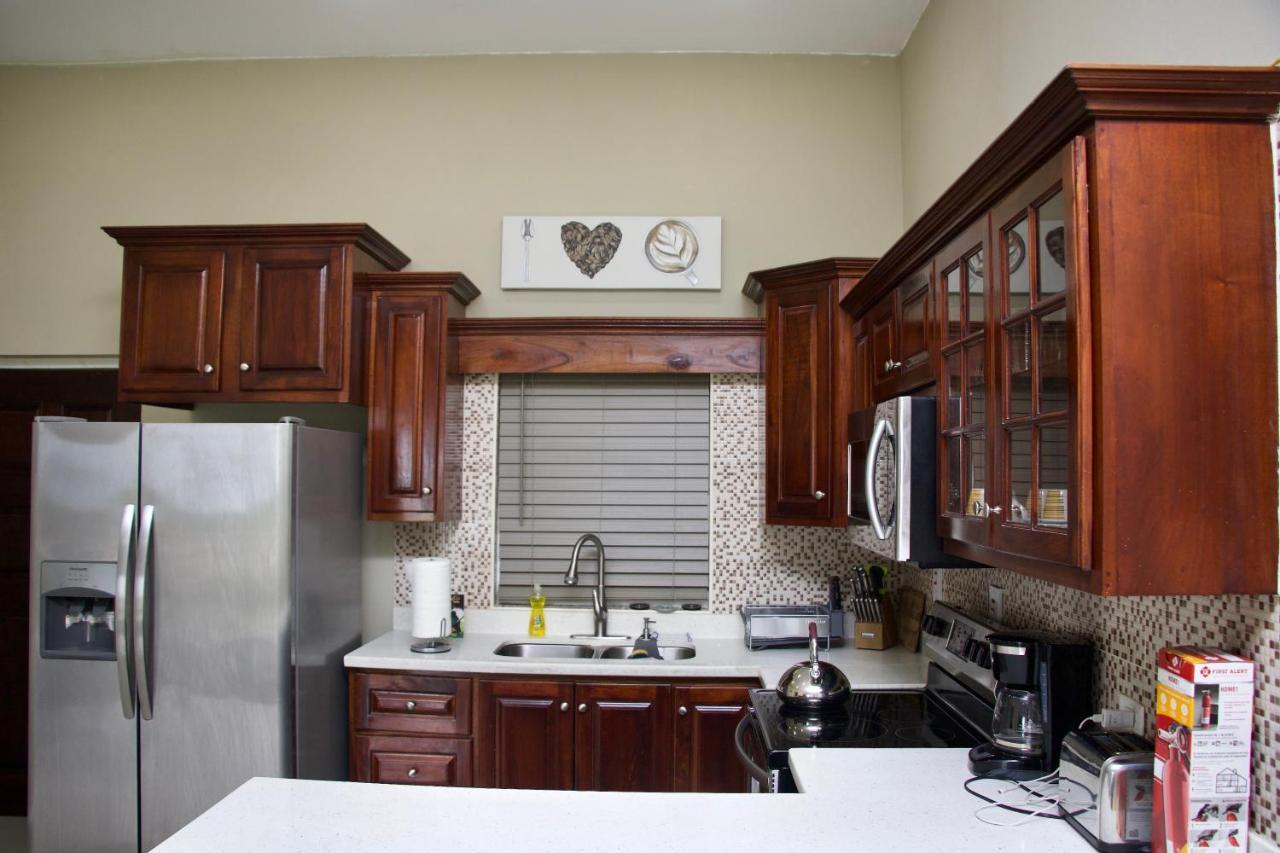 Comfort Homes Kingston Luaran gambar